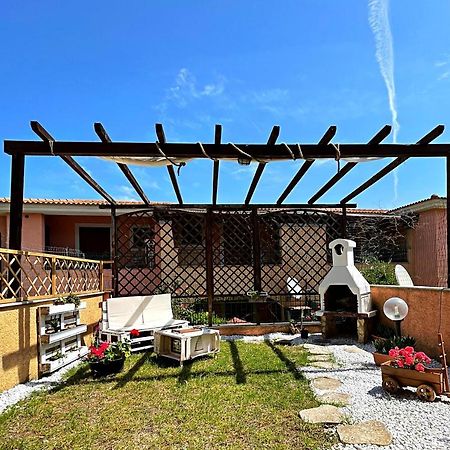 Casa Quasimodo, Con Patio E Giardino Privato Apartment Olbia Exterior photo
